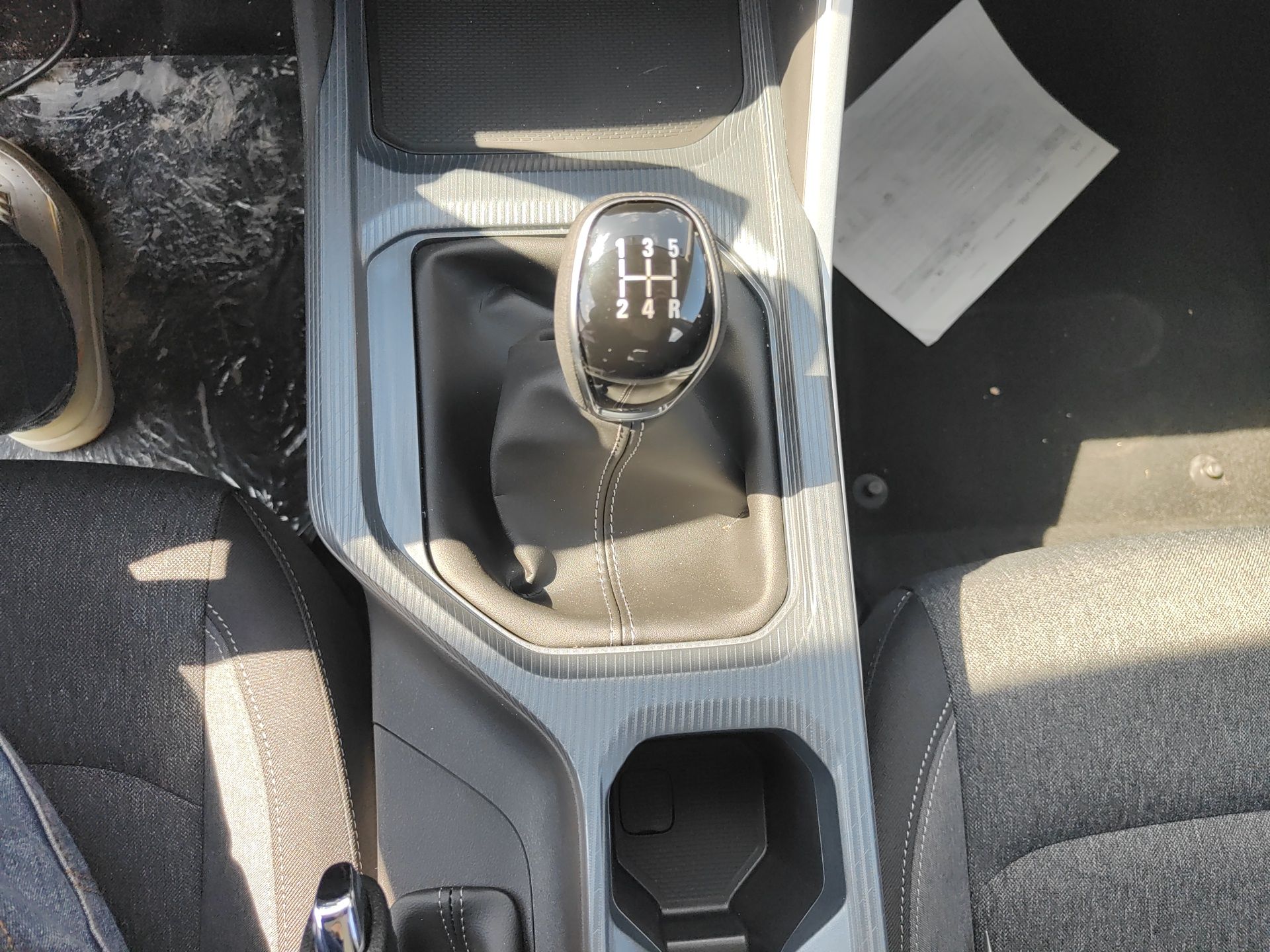 Geely Auto Emgrand 2025 4th Generation 1.5L Manual - Starry Edition — снимка 16