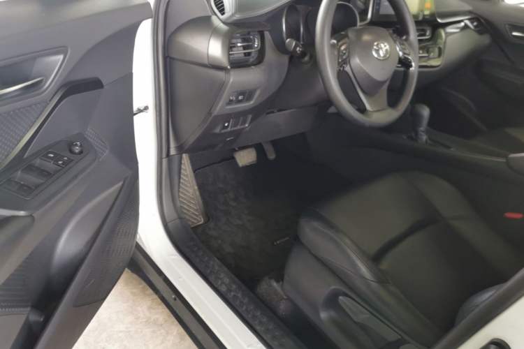 Used Toyota IZOA 2021 2.0L Enjoy Edition
