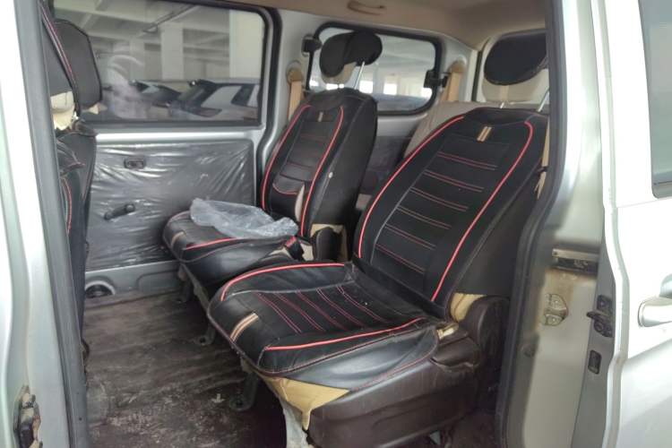 Used Wuling Hongguang V 2019 1.5L Enjoyment Version China VI LAR