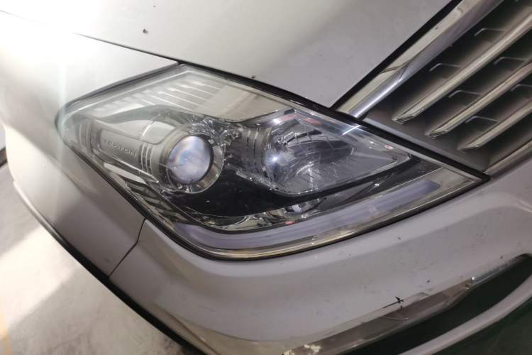 Used SsangYong Rexton W 2014 2.0T Four-Wheel Drive Luxury Navigation Version with 5 Seats
