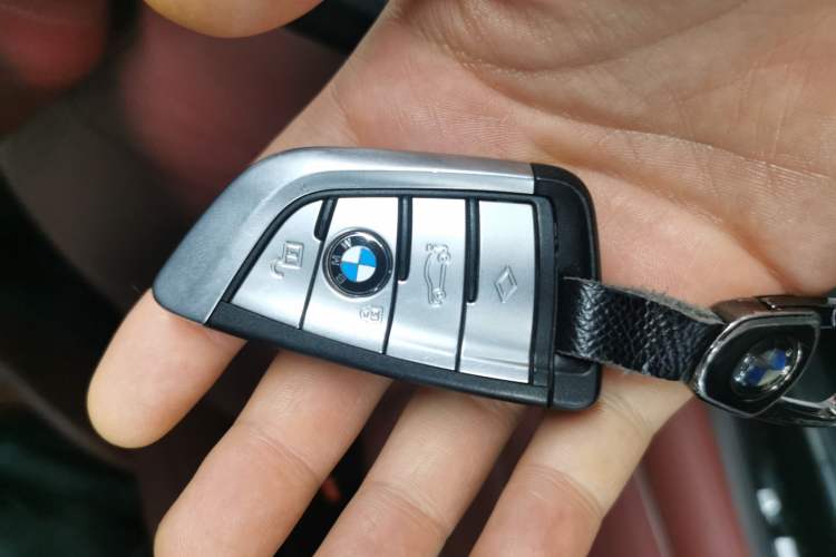 Used BMW 5 Series 2021 Facelifted 530Li Leading Edition M Sport Package
