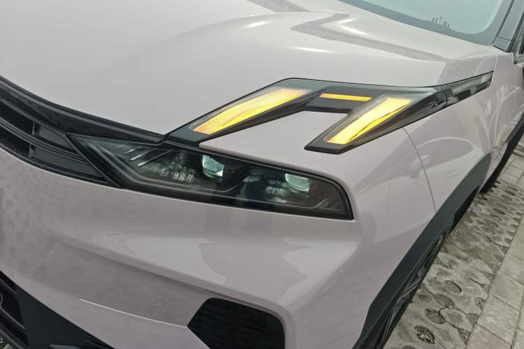 Used Lynk & Co 06 EM-P 2023 EM-P 126 Long-Range Halo Left Front Headlight