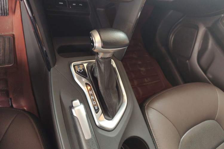 Used GAC Trumpchi GS4 2015 200T G-DCT Luxury Edition Gear Lever