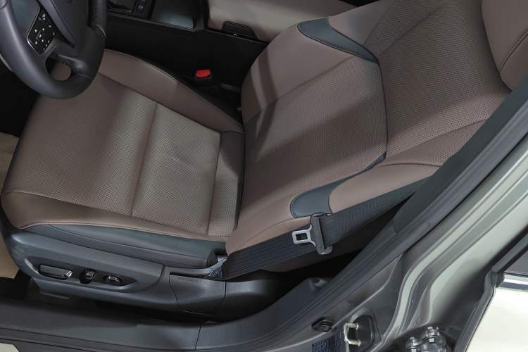 Used Lexus ES 2023 200 Excellence Edition
