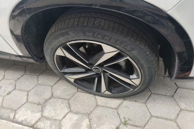 Used Roewe RX5 eMAX 2022 1.5T PHEV Fearless Deluxe Edition Right Front Wheel Hub