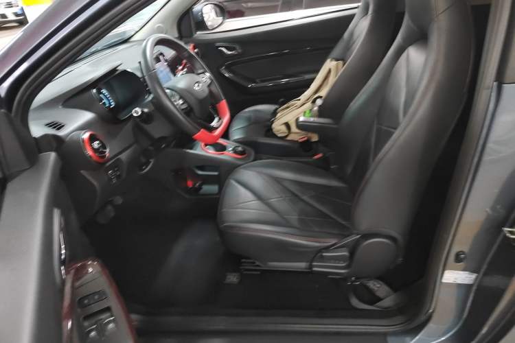 Used Chery QQ Little Ant 2022 Revised Version Sweet Pink Edition Half-Sugar Version Lithium Iron Phosphate 30.7 kWh 30 kW 301 km Left Front Seat