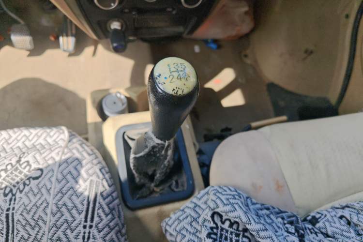 Used Dongfeng Xiaokang C35 2018 1.5L Base Model II Sedan China V Emission Standard DK15 Gear Lever