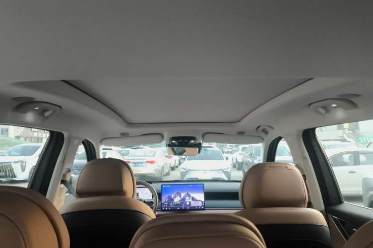 Used Chery Tiggo 8 L 2024 2.0T Two-Wheel Drive Prestige Version 5 Seats
