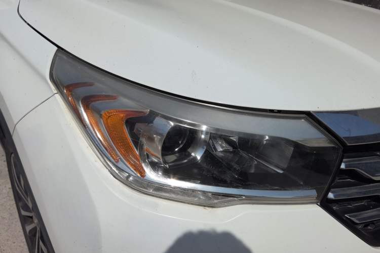 Used GAC Trumpchi GS4 2017 235T Manual Two-Wheel Drive Luxury Edition Right Front Headlight
