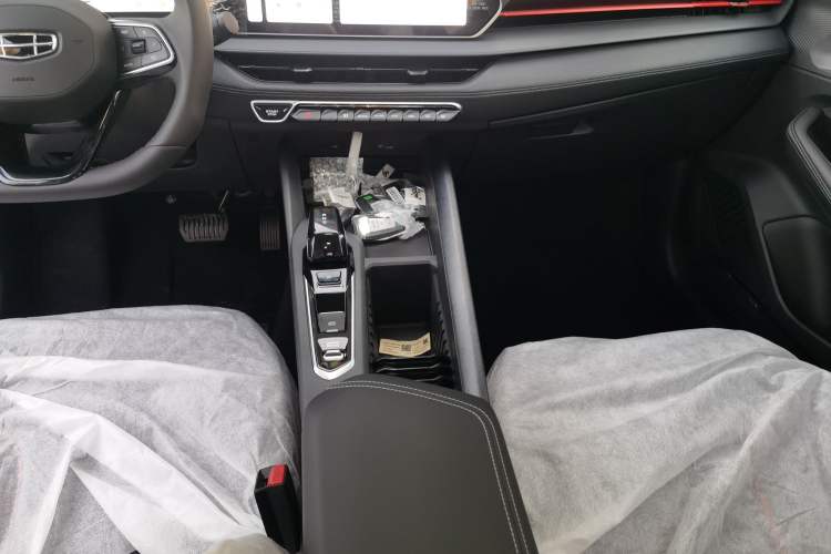 Used Geely Auto Binray 2024 Binrui COOL 1.5T DCT Longteng Edition Gear Lever