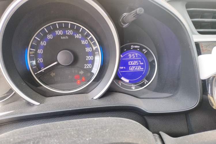 Used Honda Fit 2014 1.5L EX CVT Elite Model Odometer Close Up