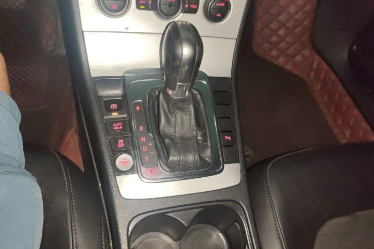 Used Volkswagen Magotan 2016 1.8TSI Luxury Comfort Model Gear Lever