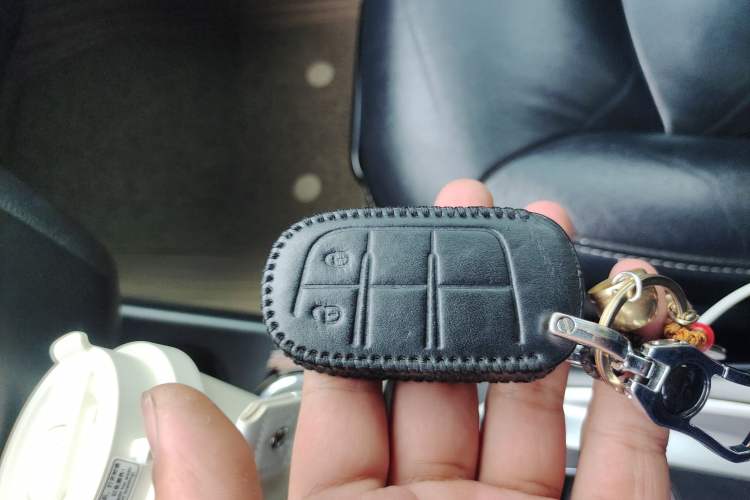 Used Dodge Journey 2013 2.4L Two-Wheel Drive Luxury Version Vehicle Key