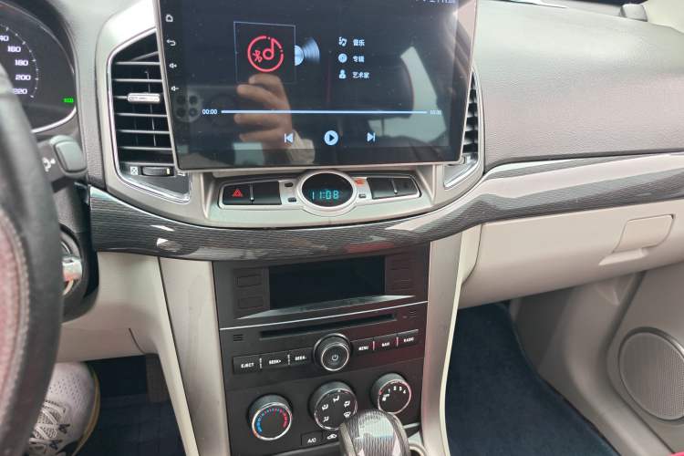 Used Chevrolet Captiva 2015 2.4L Two-Wheel Drive Urban Version 5 Seats