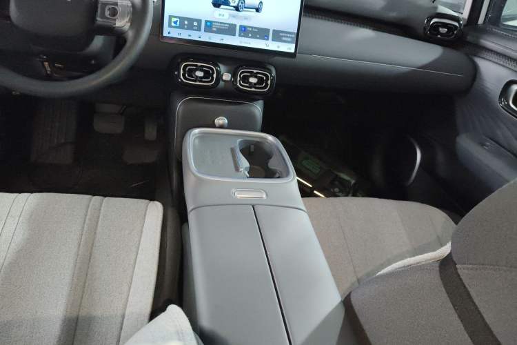 Used AION UT 2025 330 Starlight Edition
