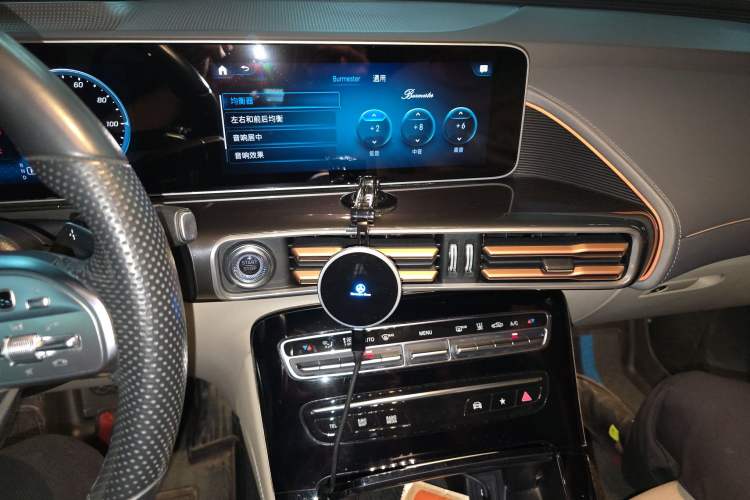 Used Mercedes-Benz EQC 2020 EQC 400 4MATIC Audio And AC Panel