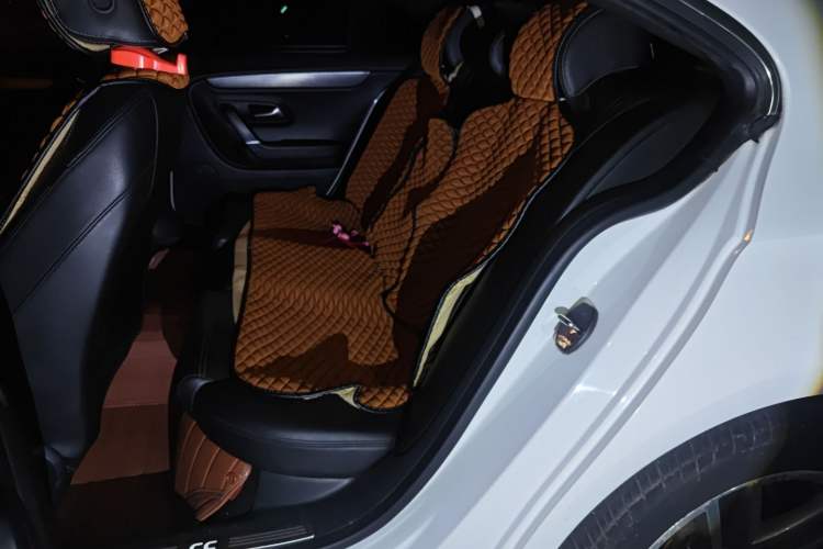 Used Volkswagen FAW-Volkswagen CC 2013 1.8TSI Luxury Model Left Rear Seat