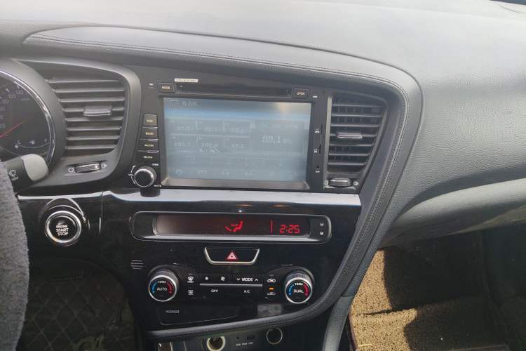 Used Kia K5 2014 2.0L Automatic LUXURY Audio And AC Panel