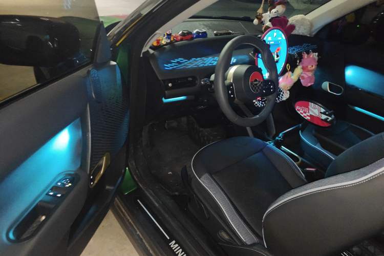 Used MINI Electric MINI COOPER 2024 456km COOPER E Classic Edition