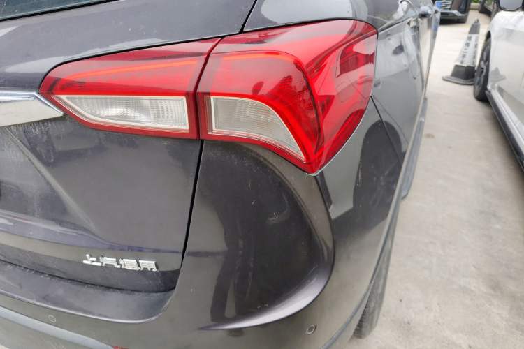 Used Buick Envision 2018 20T Two-Wheel Drive Luxury Model Right Rear Taillight
