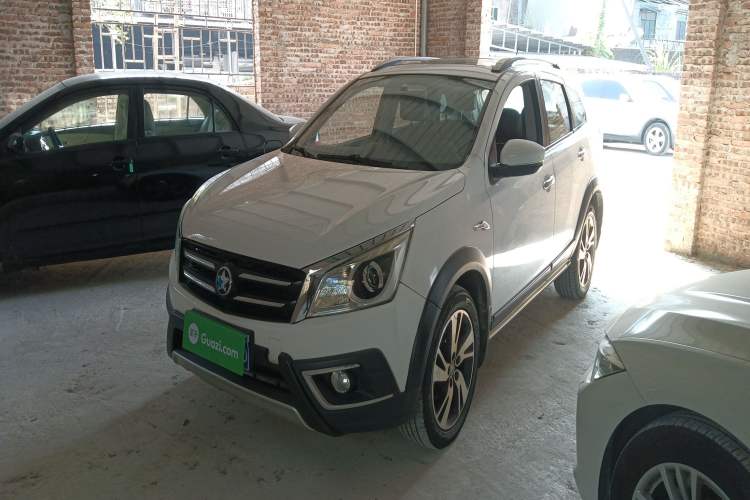 Used Venucia T70X 2015 2.0L CVT SmartFun Sport Edition