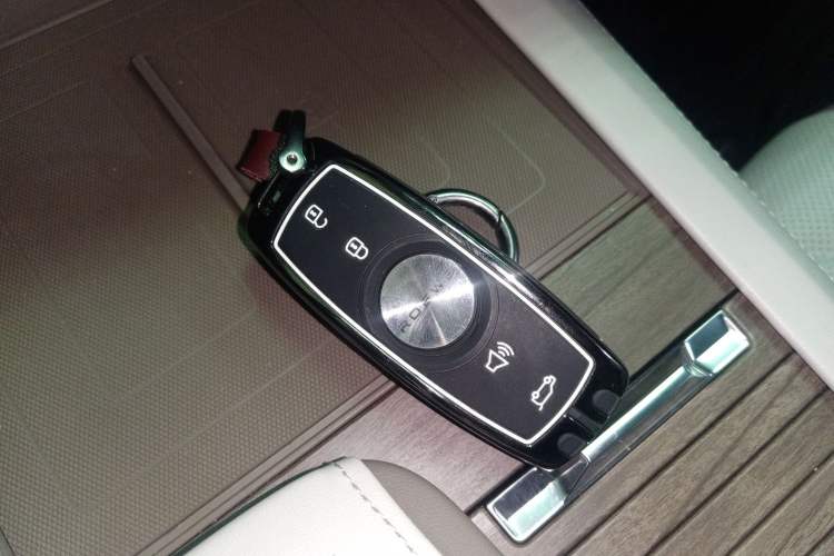 Used Roewe RX9 2023 2.0T Two-Wheel Drive Enjoyment Version