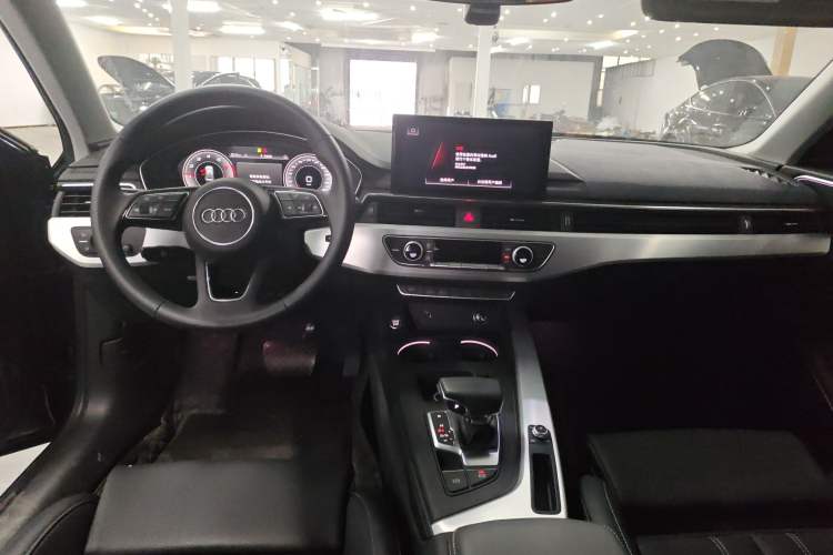 Used Audi A4L 2025 2 Million Units Enjoyment Version 40 TFSI Stylish and Dynamic Type Center Console