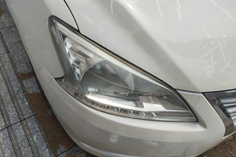 Used Nissan Sylphy 2014 1.6XV CVT Deluxe Edition Right Front Headlight
