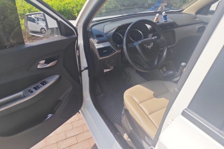 Used Wuling Hongguang 2019 1.5L S Comfort Edition China VI LAR Driver Seat