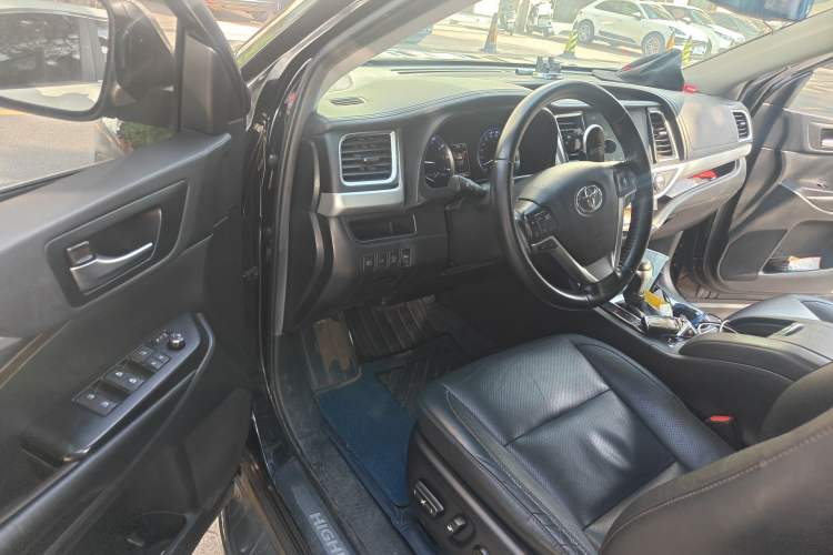 Used Toyota Highlander 2018 2.0T Four-Wheel Drive Luxury Version 7 Seats China VI Standard
