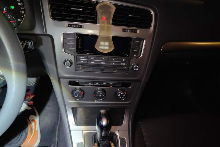 Used Volkswagen Golf 2016 1.6L Automatic Fashion Model