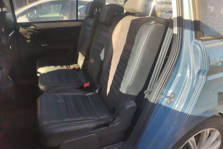 Used Volkswagen Touran 2018 Volkswagen Touran L 280TSI DSG Comfort Edition 7-seater