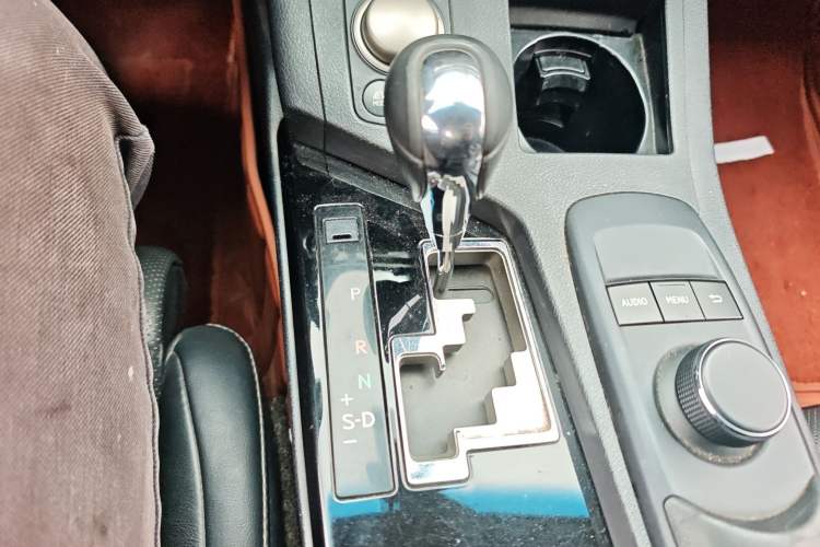 Used Lexus ES 2014 300h Elite Edition Gear Lever