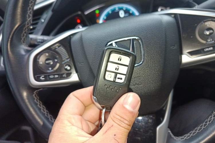 Used Honda Civic 2016 220TURBO CVT Prestige Edition
