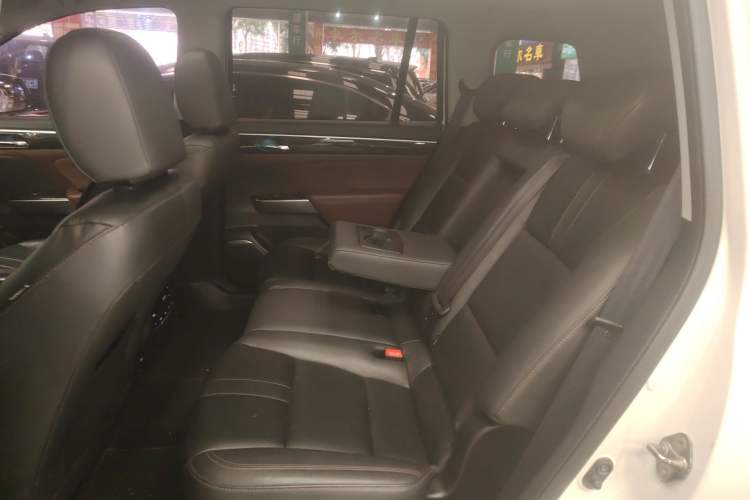 Used GAC Trumpchi GS8 2017 320T Two-Wheel Drive Luxury Smart Connectivity Version (7 Seats) Left Rear Seat