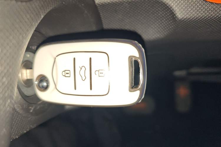 Used Wuling Hongguang MINIEV 2022 Zizai Version Lithium Iron Phosphate Interior 1