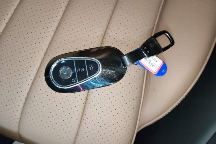 Used Mercedes-Benz E-Class New Energy 2024 E 350 e L Plug-in Hybrid Sedan