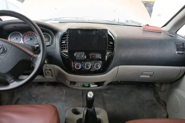 Used FORTHING Lingzhi 2015 M5 Q7 2.0L 7-seat Long-Wheelbase Comfort Model
