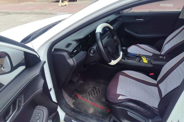 Used Roewe i5 2023 1.5L CVT Luxury Edition Driver Seat