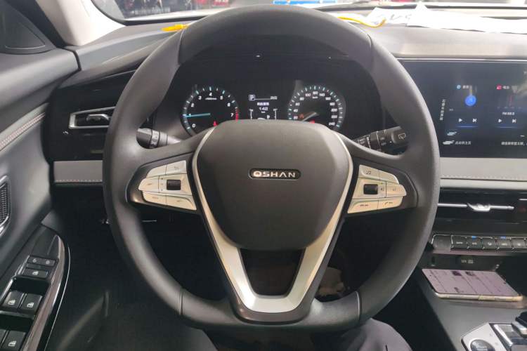 Used CHANGAN OSHAN X7 PLUS 2022 1.5T Blue Whale Edition Automatic Luxury Trim Steering Wheel