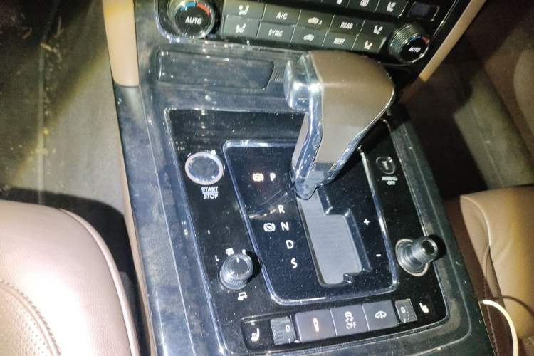 Used Volkswagen Phaeton 2014 3.0L Business Model
