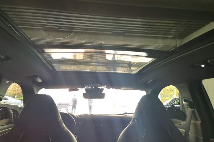 Used Lynk & Co 01 2021 2.0TD Four-Wheel Drive Dark Night Edition Headliner