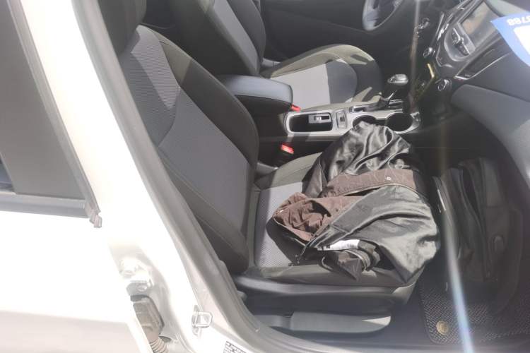 Used Chevrolet Cruze 2018 Redline 320 Automatic Pioneer Edition Right Front Seat