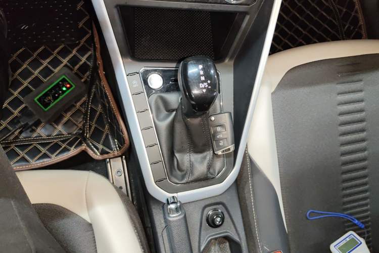 Used Volkswagen Polo 2021 Plus 1.5L Automatic Colorful Tech Edition Gear Lever