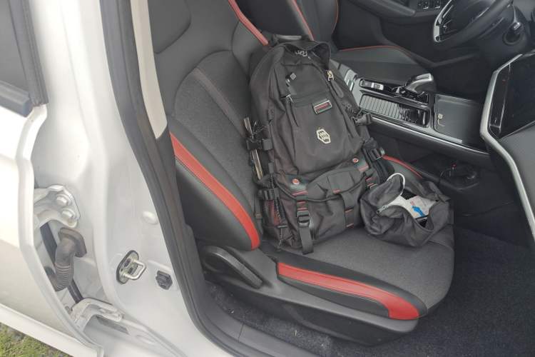 Used Dongfeng Aeolus Yixuan MAX 2021 1.5T Super-Powered Dad Edition Right Front Seat