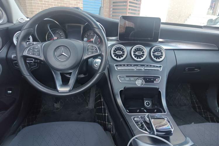 Used Mercedes-Benz C-Class 2018 C 200 L Sport Edition Center Console