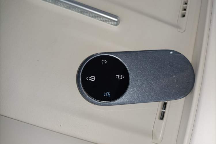 Used Hima Luxeed R7 2024 Pure Electric 667km Pro Vehicle Key