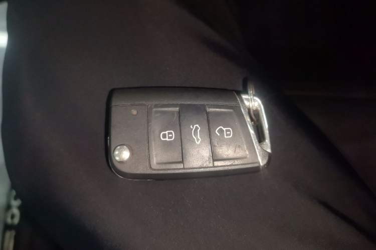 Used Volkswagen T-ROC 2021 280TSI DSG Two-Wheel Drive Comfort Connect Edition
