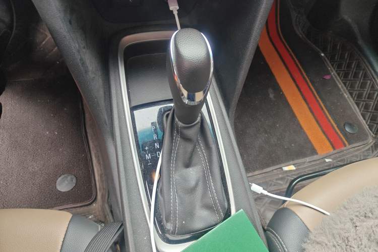 Used Chevrolet Monza 2022 320 Automatic Enjoyment Sunroof Version Gear Lever