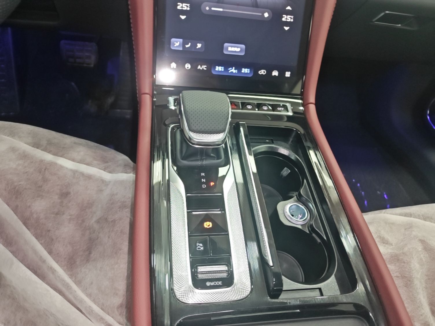 Hongqi H5 PHEV 2025 130 Super Hybrid Version — снимка 18